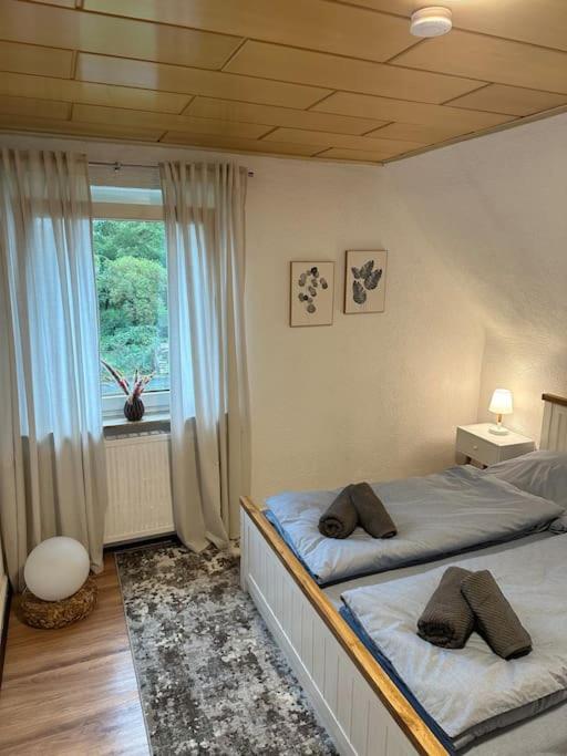 Gemuetliche Wohnung Naehe Alsfeld - Parkplatz 外观 照片